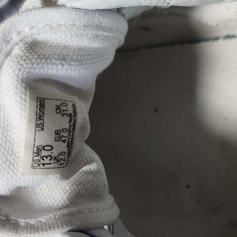 Vans Men's Classic White Sneakers - Picture 5 of 5